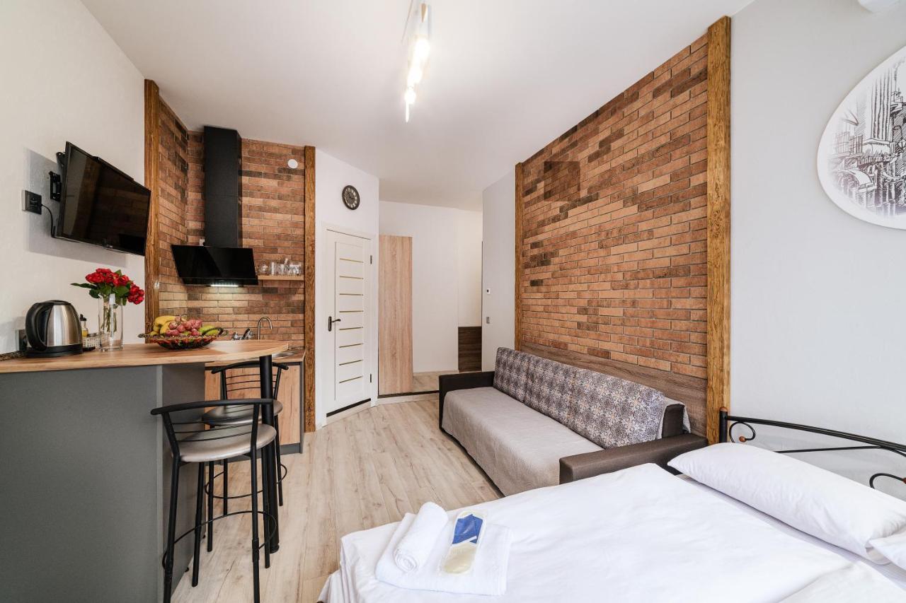 Затишні Смарт-Квартири В Історичному Центрі! Apartment Uzhhorod Exterior photo