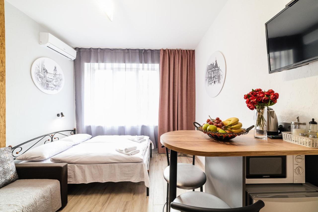 Затишні Смарт-Квартири В Історичному Центрі! Apartment Uzhhorod Exterior photo