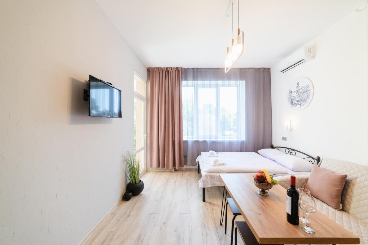 Затишні Смарт-Квартири В Історичному Центрі! Apartment Uzhhorod Exterior photo